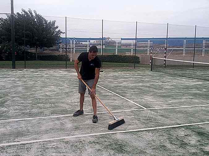 Mantenimiento de pistas de padel